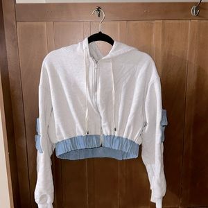 Cropped little heavier side jacket - very comfortable